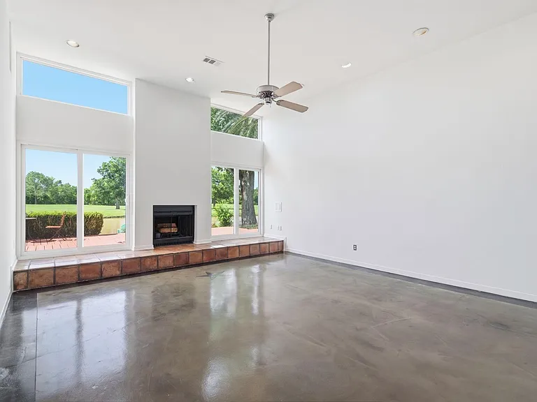 2810 Lake View Dr — Photo 23