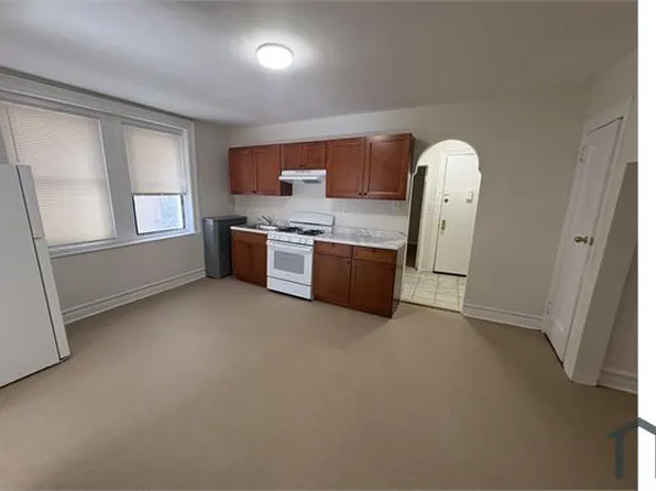 1264 Manor Ave #The, Bronx, NY 10472