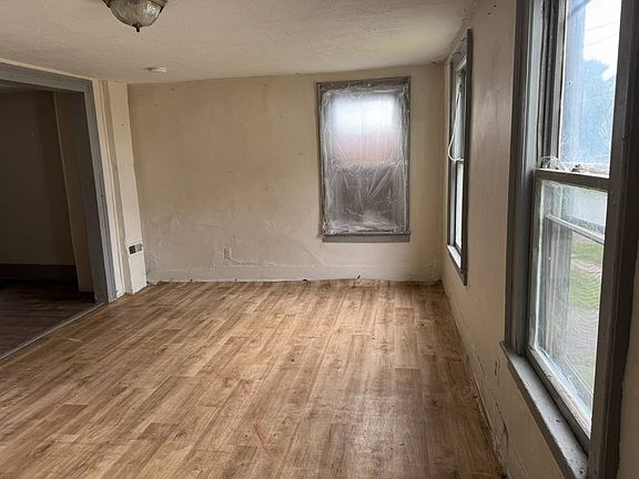 5th image of 110 Seward St