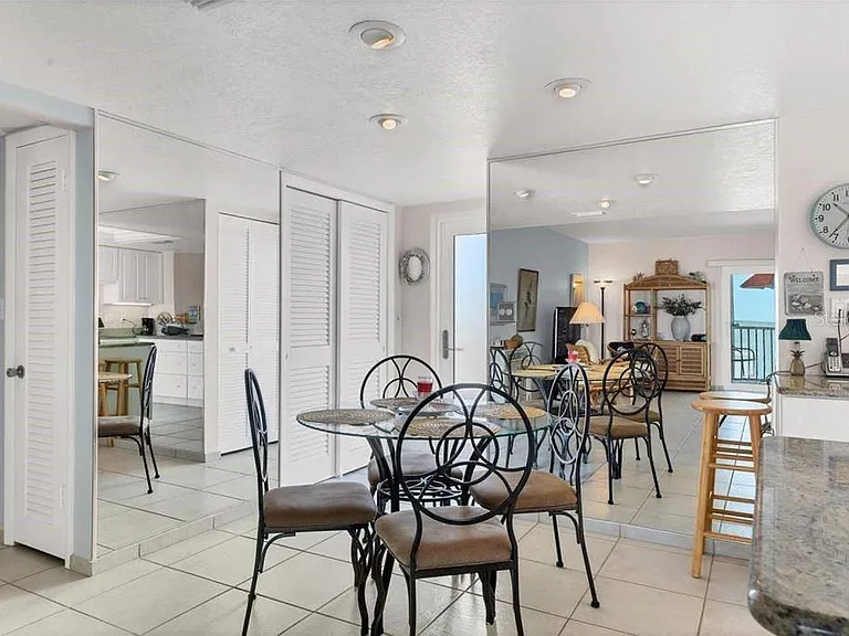 6154 Midnight Pass Rd #305 — Photo 4