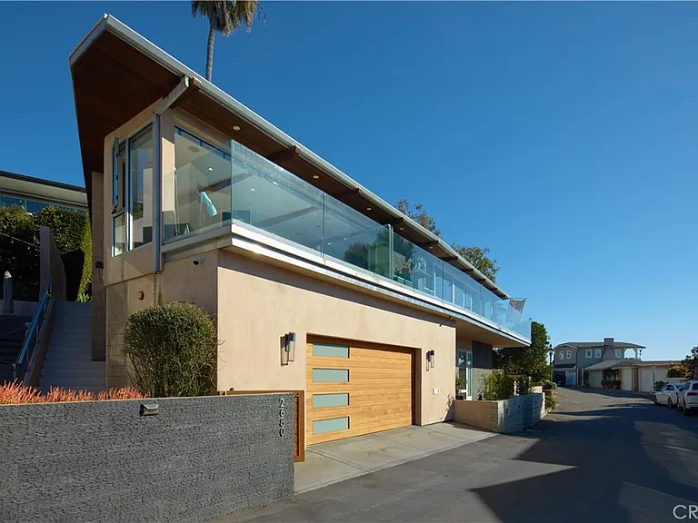 2680 Victoria Dr — Photo 35