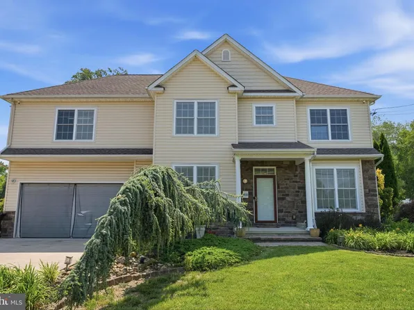 1935 Hulmeville Rd, Bensalem, PA 19020