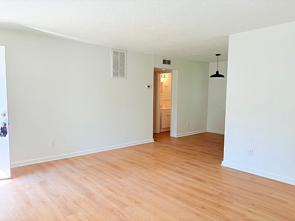 4th image of 903 Tyler Dr