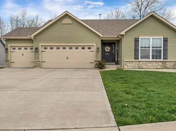 1200 Tahoe Pl, Pacific, MO 63069