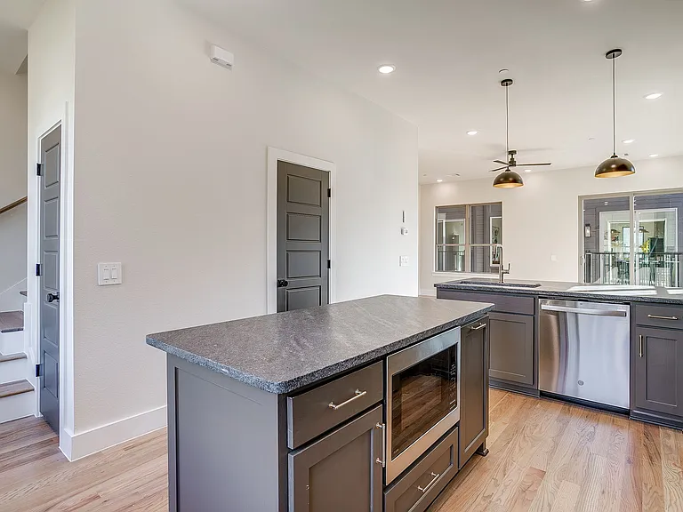 2820 Weisenberger St #110 — Photo 29
