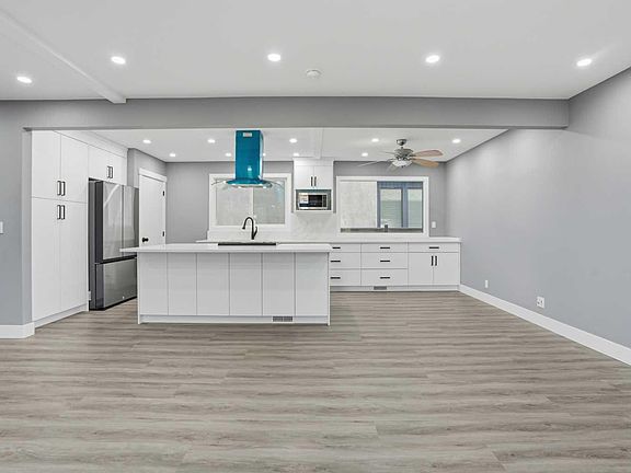 3rd image of 2004 18th St NW