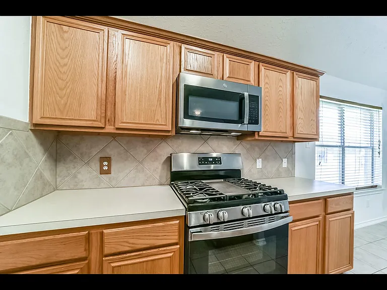 22868 Lantern Hills Dr — Photo 9