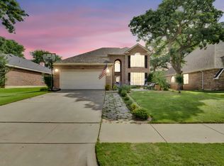 517 Crawford Dr, Burleson, TX 76028