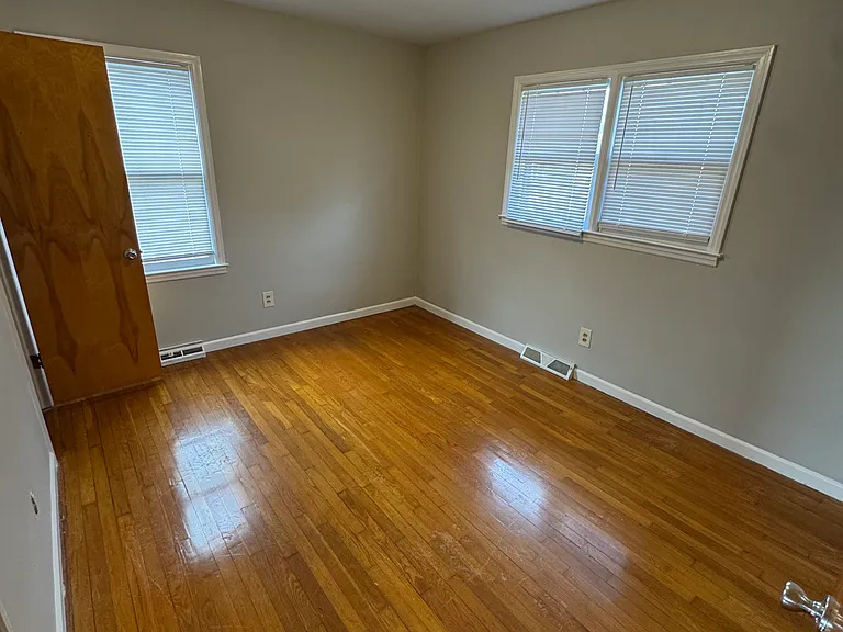1724 Silver Ln — Photo 32