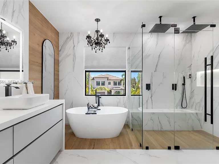 9529 Eden Roc Ct — Photo 55