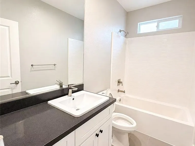 21046 E Cypress St — Photo 4