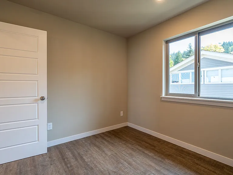 519 N Forest St — Photo 30