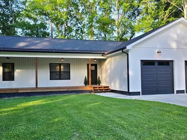 1032 Cohutta Dr, Chatsworth, GA 30705