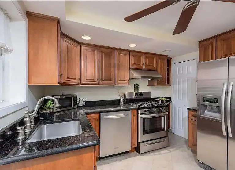 138 Cedar Ave — Photo 37