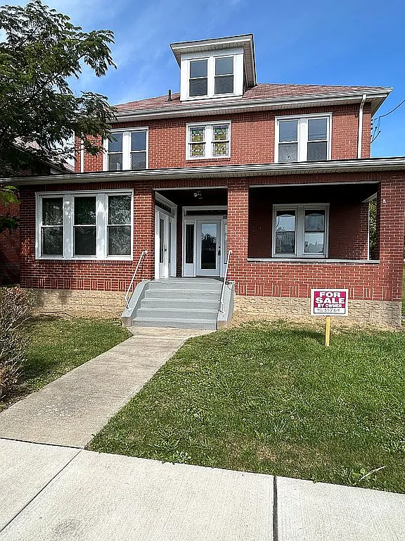 423 Large Ave photo 1
