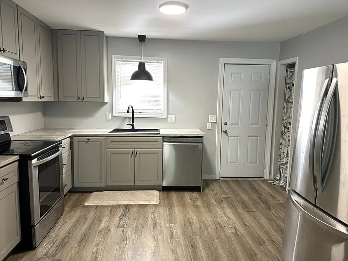 116 Hyde Cir #A — Photo 3