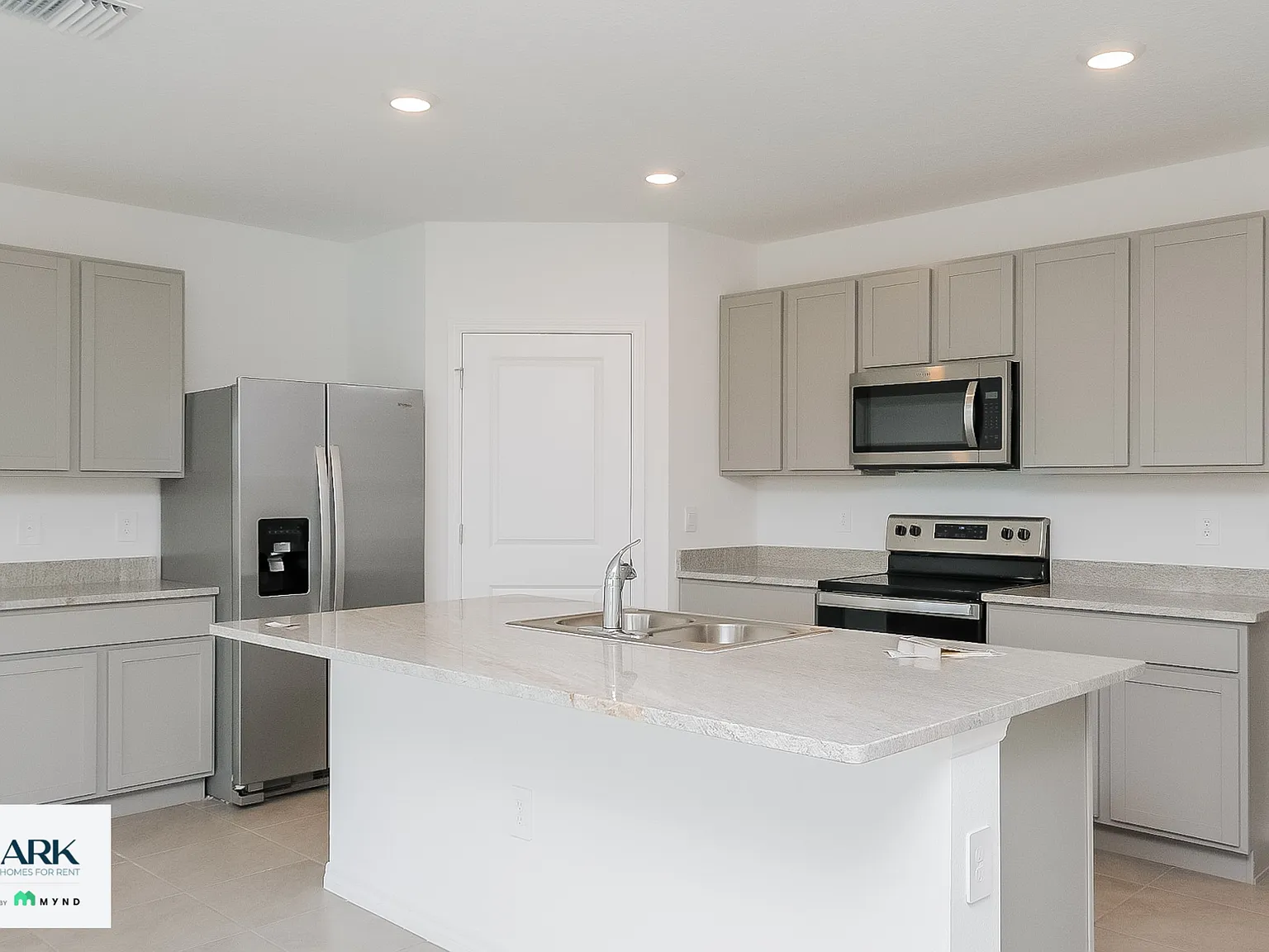 4 bed, 2.0 bath, 1828 sqft, $2,469 — Photo 3