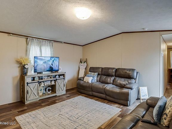 5th image of 147 Thelma Andrews Rd