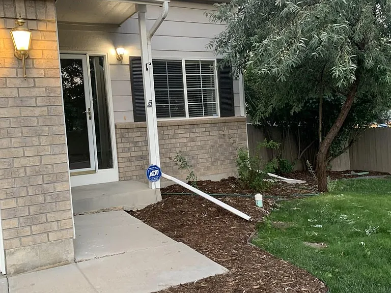 2106 Laramie Ct — Photo 2