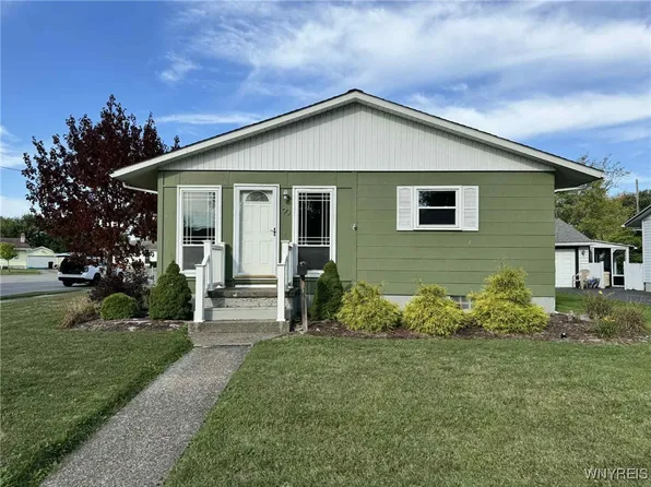 90 Frederick Rd, Tonawanda, NY 14150