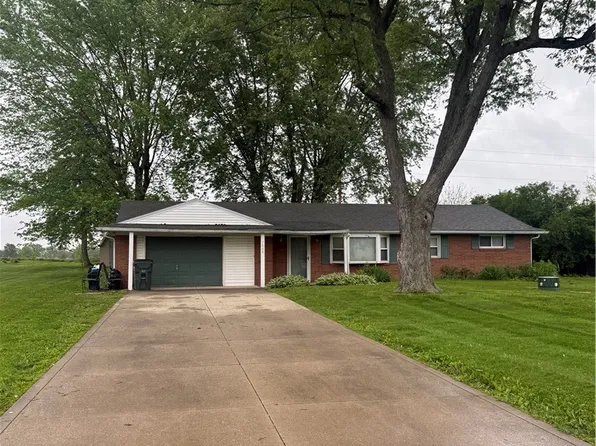 7660 Lakefield St, Louisville, OH 44641