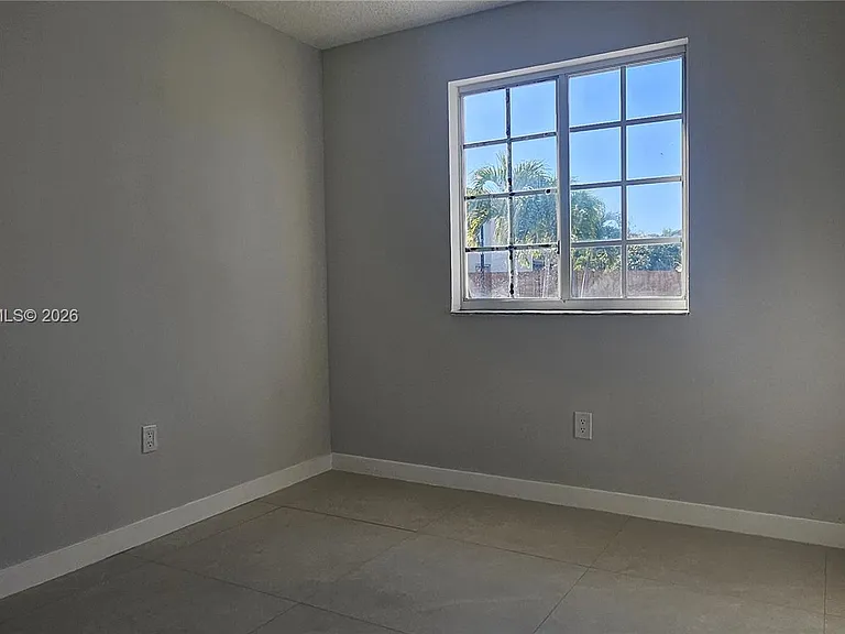 16125 SW 137th Ct — Photo 8