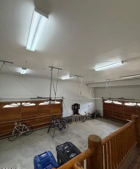 1099 Heritage Trl — Photo 29
