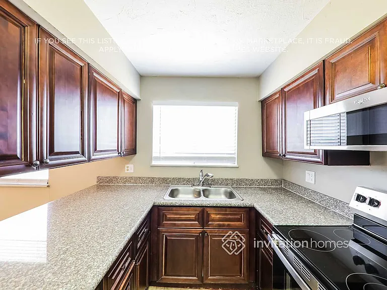 4753 N 70th Ave — Photo 7