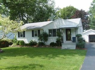 1354 Sisson Dr, North Tonawanda, NY