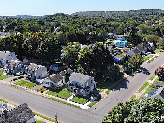 4th image of 218 Circular Avenue