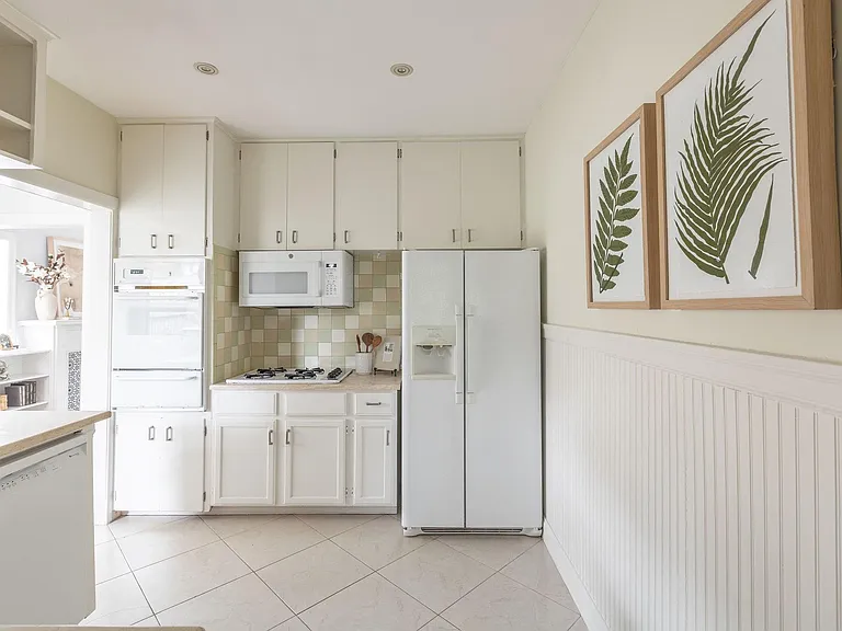 904 Josephine St — Photo 23