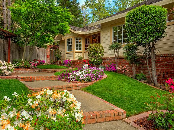 4th image of 319 Diamond Oaks Rd