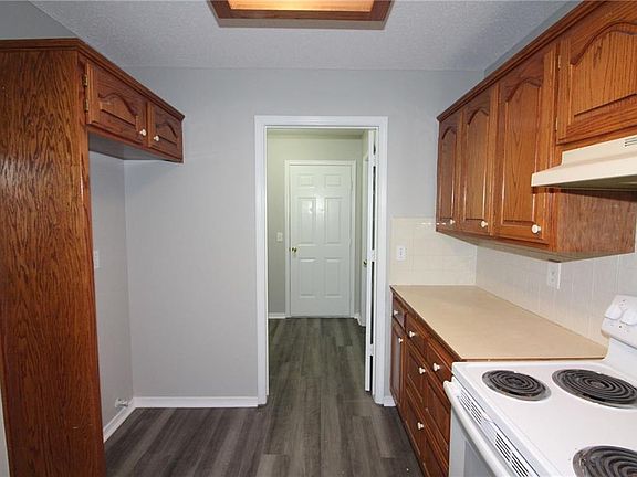 2nd image of 1303 SE 22nd St