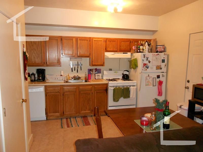 2nd image of 14 Ashford Ct #4
