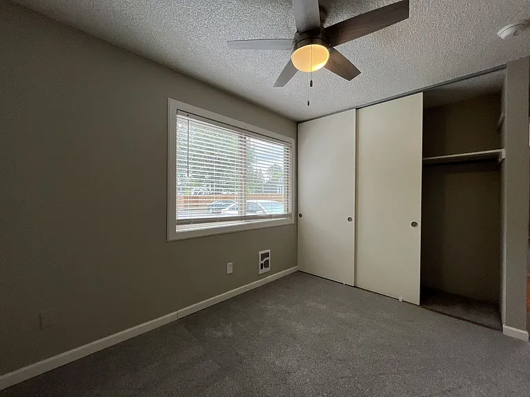 15827 NE Glisan St #1 — Photo 23