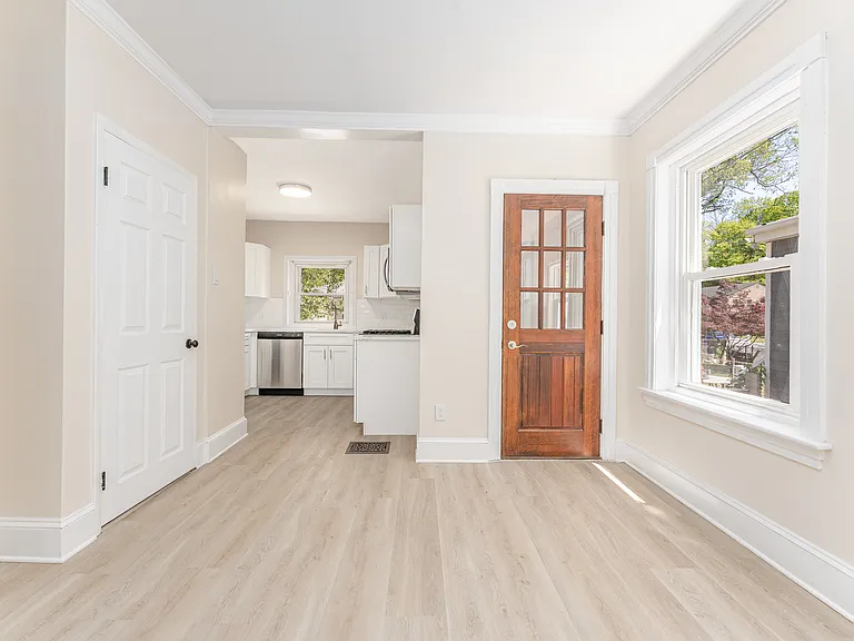 129 Walnut St — Photo 6