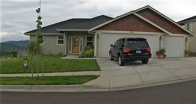 3610 NW Bunting Dr photo 1