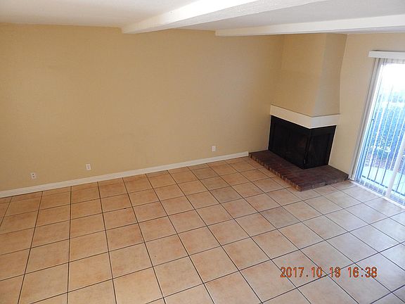 2nd image of 564 Oakbrook Ln