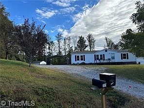 3rd image of 3898 Dehart Church Rd