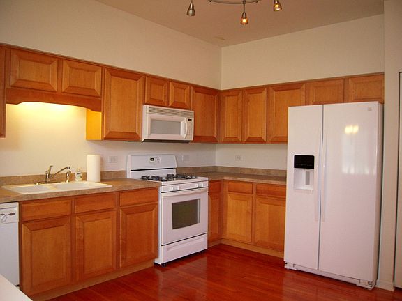 3rd image of 156 Fountain Grass Cir