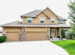 2771 NW 150th St, Clive, IA 50325