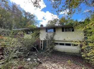 101 Karen Cir, Elkview, WV 25071