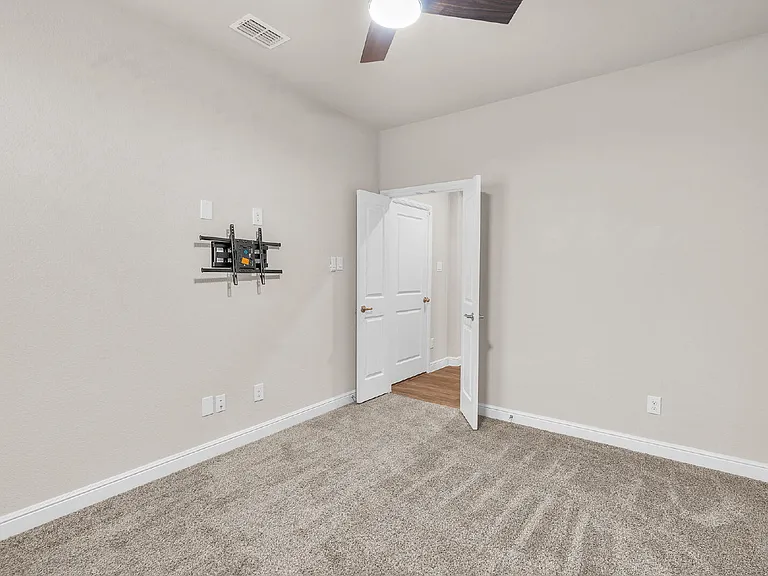 2336 Shorthorn Dr — Photo 13