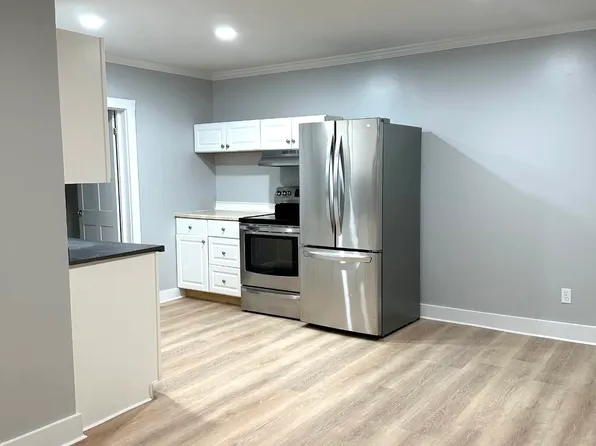 6 Arnold St, Dartmouth, MA 02748