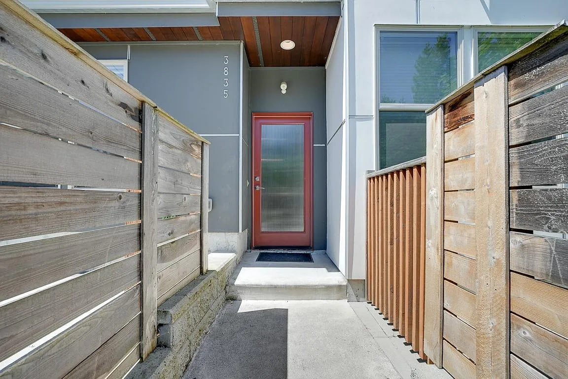 3 bed, 3.5 bath, 1290 sqft, $3,950 — Photo 4