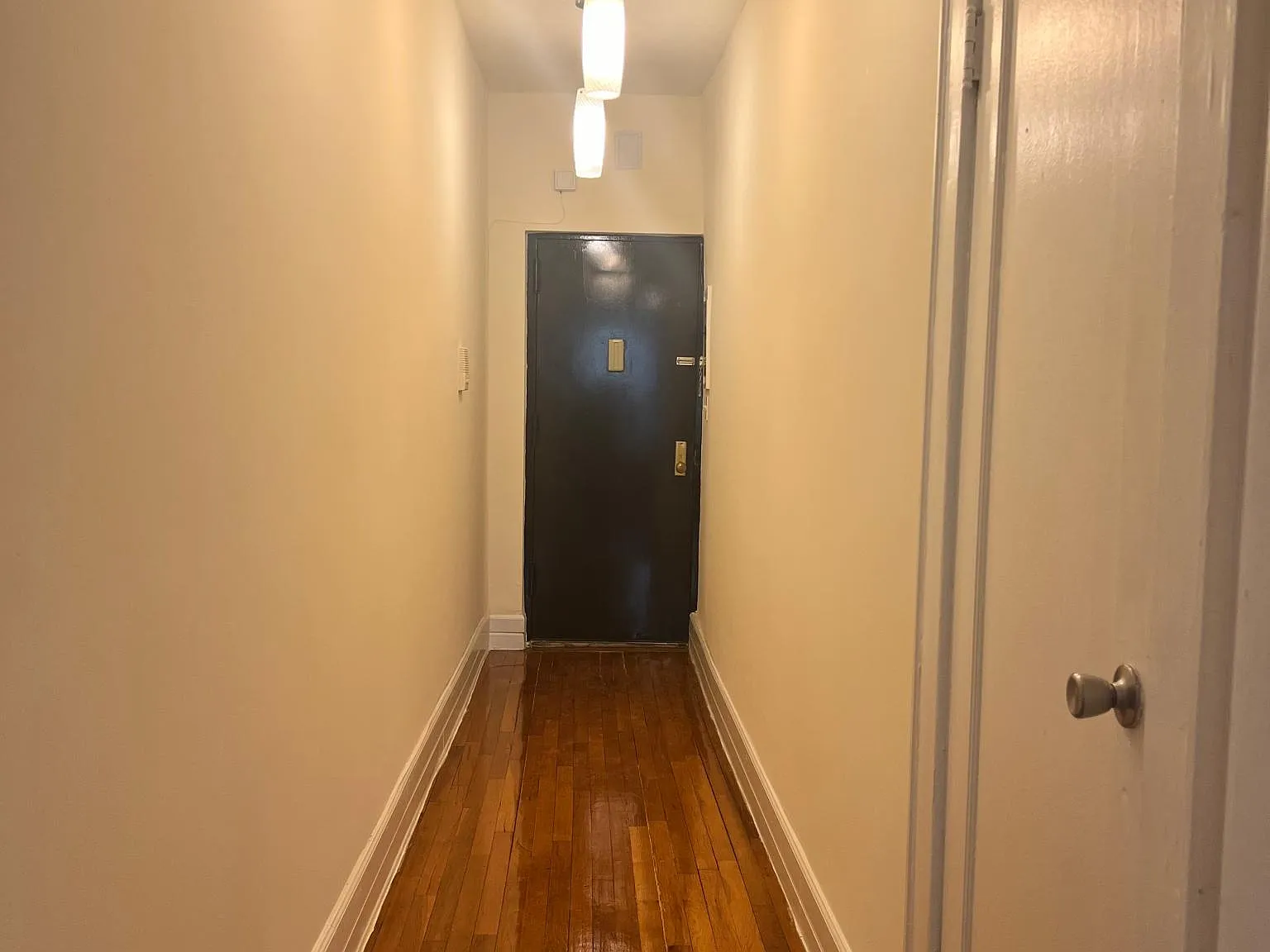30 Lenox Ave — Photo 2