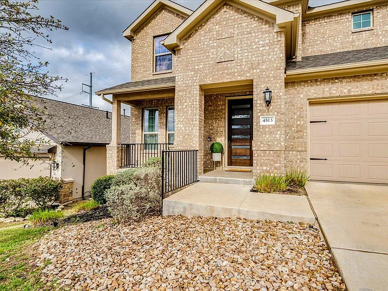 4513 Lucabella Ln — Photo 3