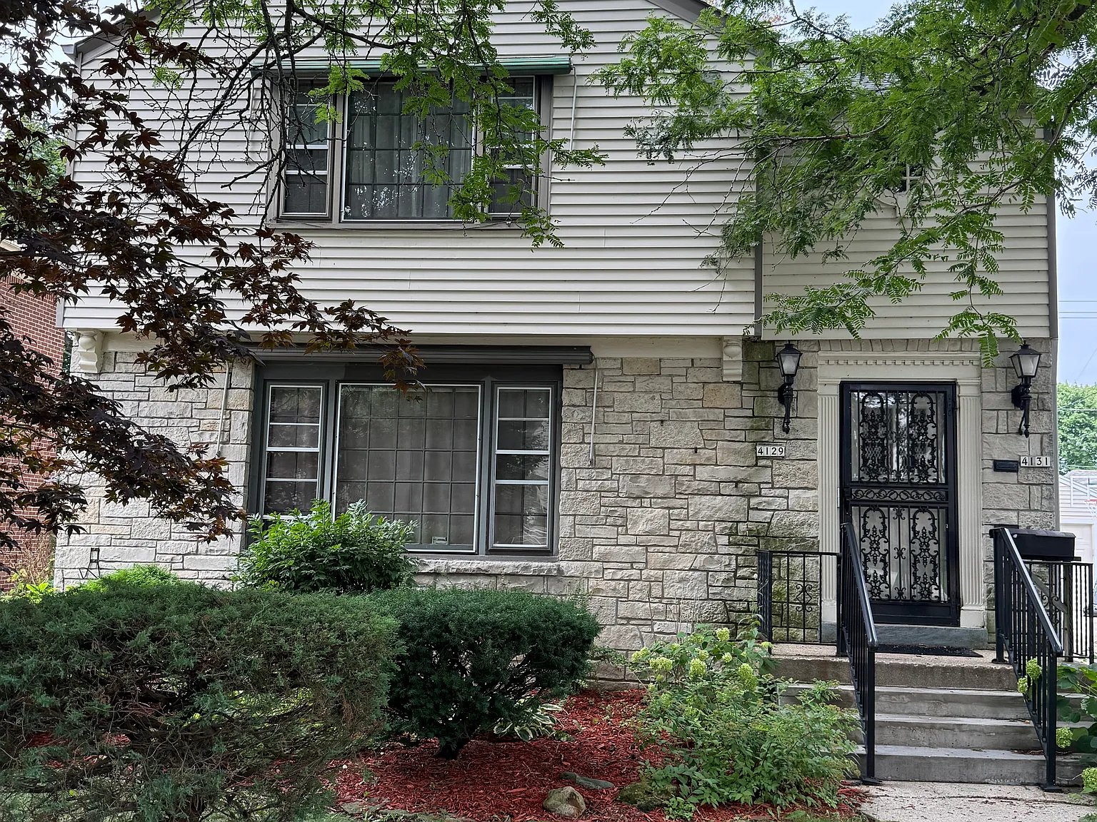 2 bed, 1200 sqft, $1,600 — Photo 1
