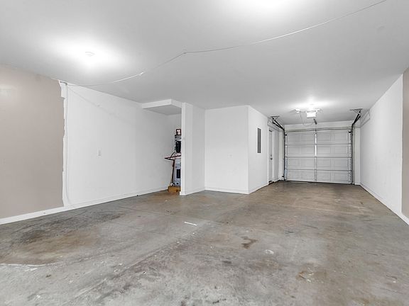 5th image of 4008 Radcliffe Place Dr #M-5