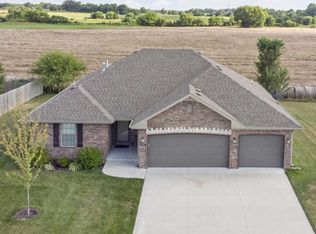 898 W Capitol Hill Dr, Rogersville, MO 65742